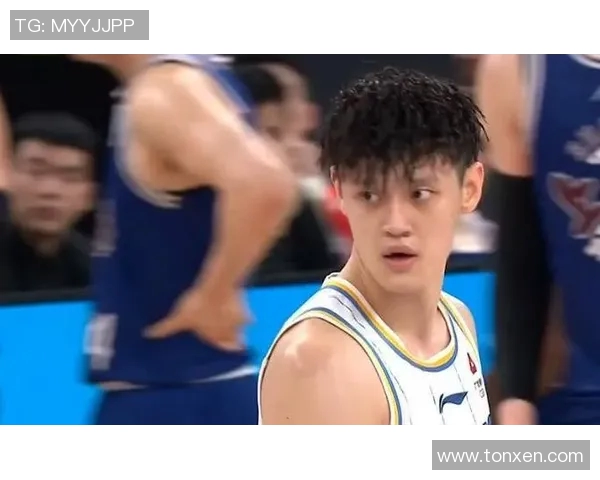 詹姆斯恩师愤怒发声力挺曾凡博直指篮网主教练应受教训